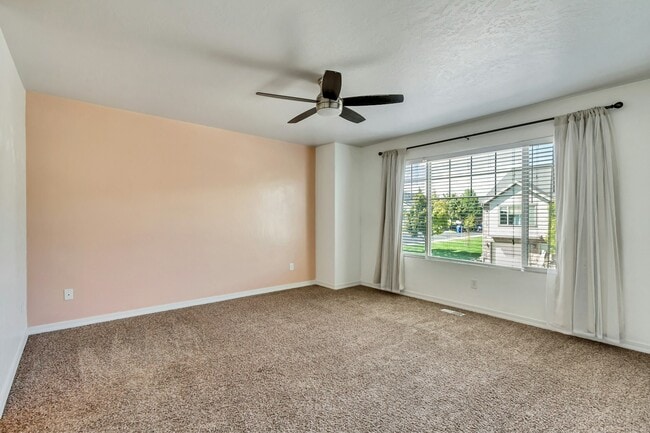 Building Photo - 93 River View Dr