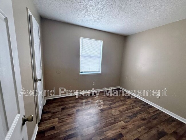 Building Photo - 2705 Georgetown Dr NW