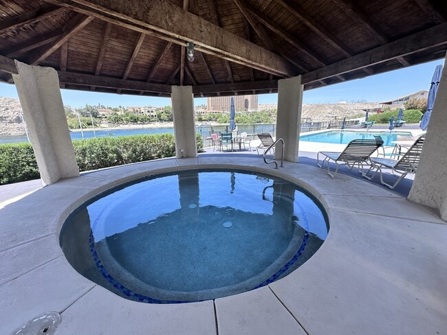 Building Photo - 441 Moser Ave