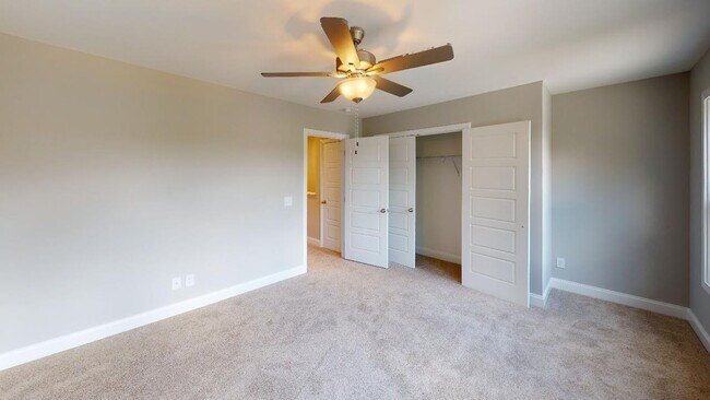 Building Photo - Charming 3-Bedroom Home in the Heart of Clarksville – Nashville Style Living!