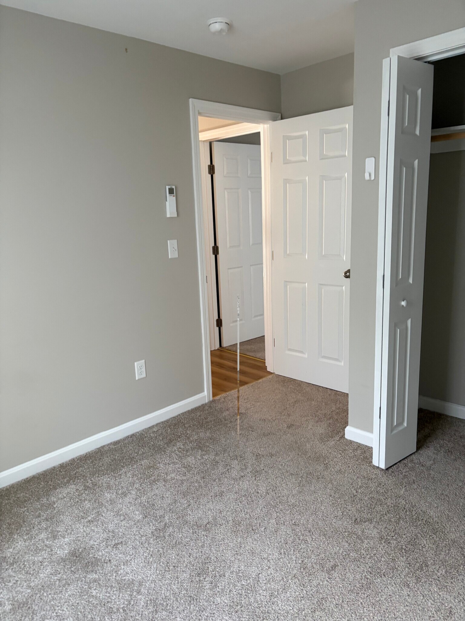 Building Photo - 598 Main St