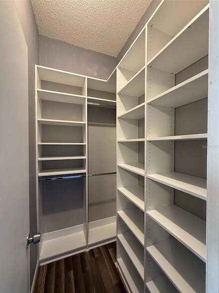 Building Photo - 5841 Dorham Pl