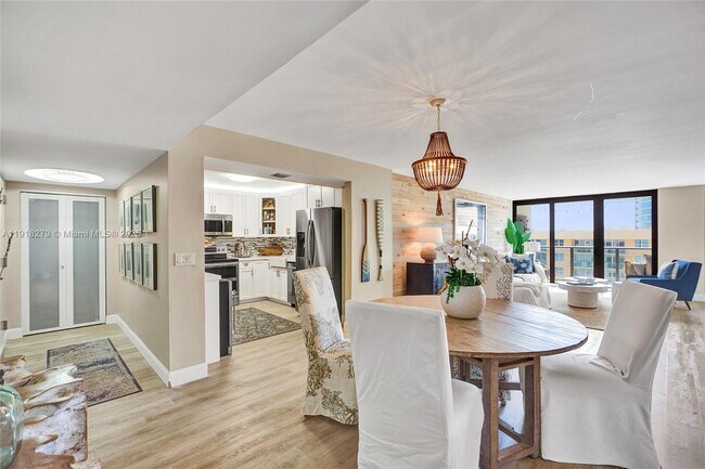 Building Photo - 2301 S Ocean Dr