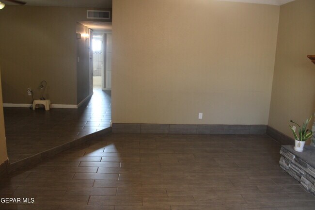 Building Photo - 3145 Red Sails Dr