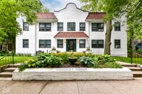 Building Photo - 590 Woodruff Pl W Dr