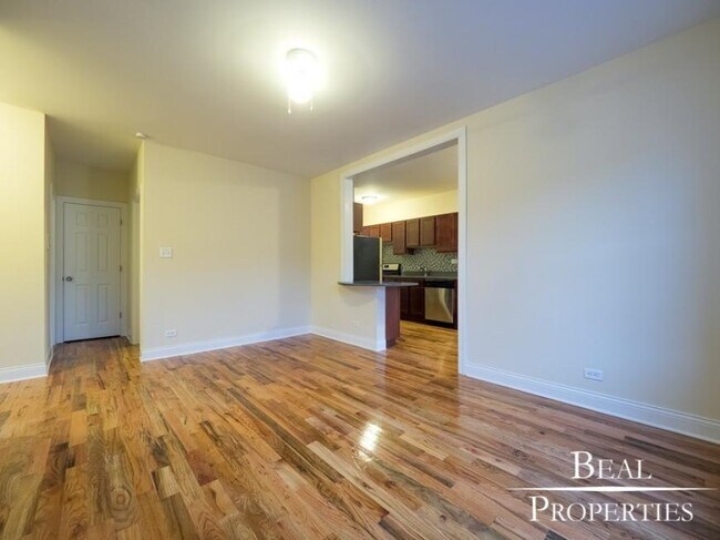Building Photo - 1 bedroom in CHICAGO IL 60657