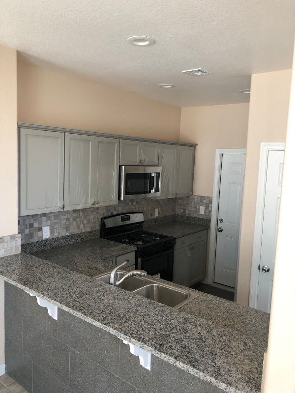 Building Photo - 3246 Mozart Dr