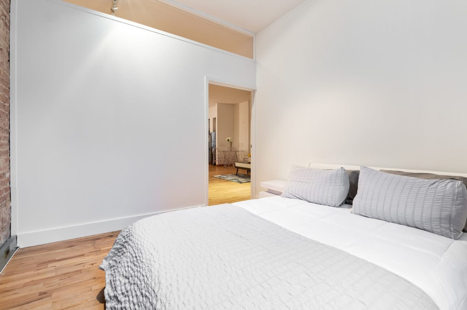 Building Photo - 154 Chambers St