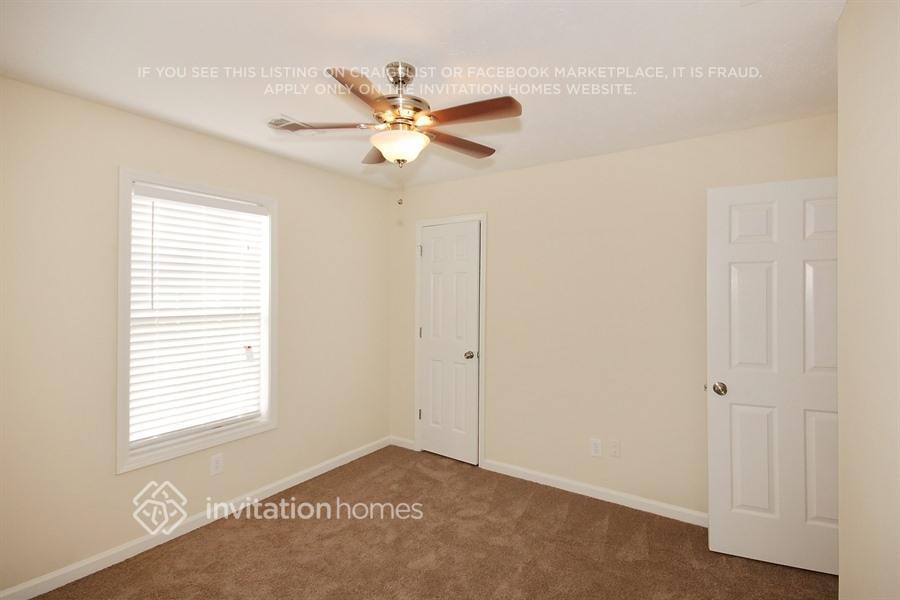 Building Photo - 320 Ashland Manor Dr