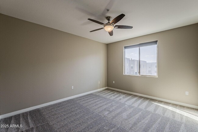 Building Photo - 615 E Portland St