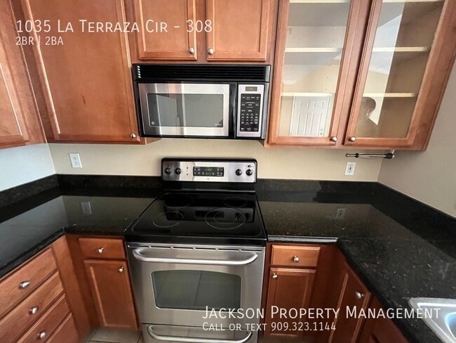 Building Photo - 1035 La Terraza Cir