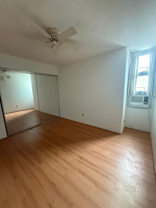 Building Photo - AC in Every Room. TWO Parking Stalls.