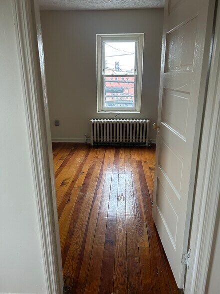 Second floor main bedroom - 808 E Morton St