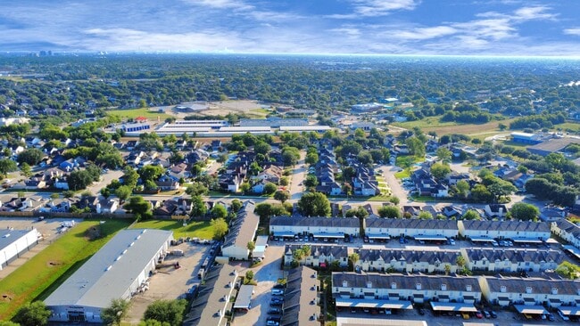 Building Photo - 12667 Windsor Village Dr