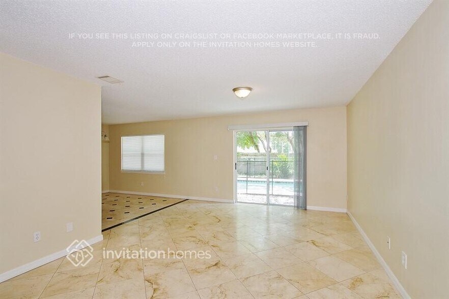 Building Photo - 9 N Aurora Dr