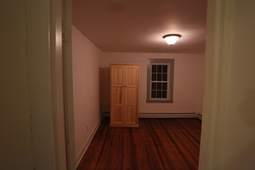 2nd floor 2nd bedroom - 51 Canal St