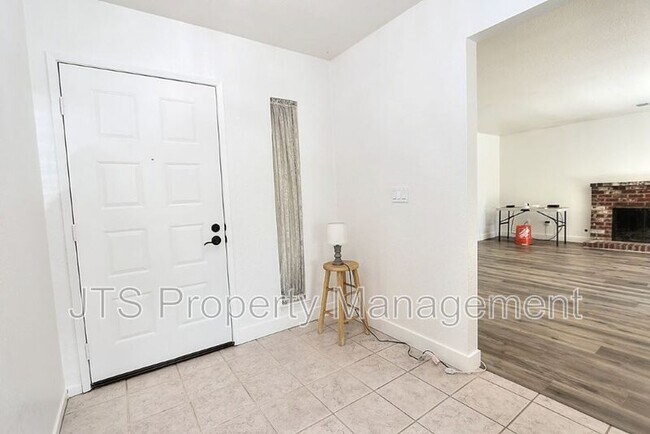 Building Photo - 6069 Kingwood Cir