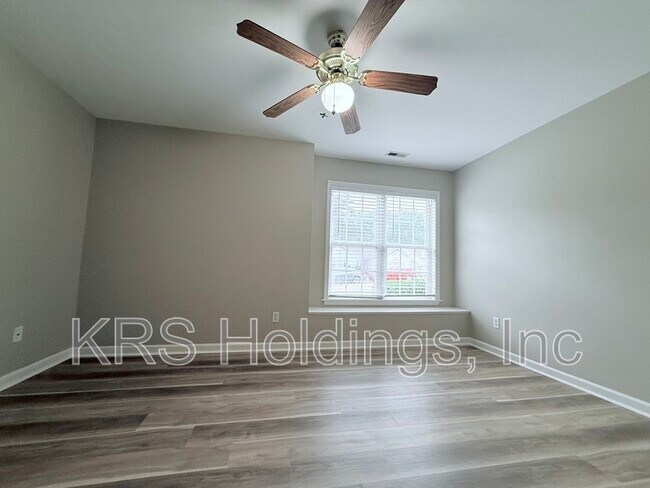 Building Photo - 613 Flaherty Ave