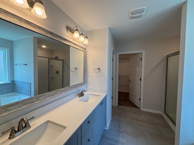 Building Photo - 2074 Limerick Ct