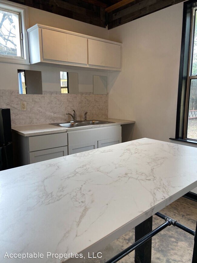 Building Photo - 1 br, 1 bath House - 1032 18th St Unit A