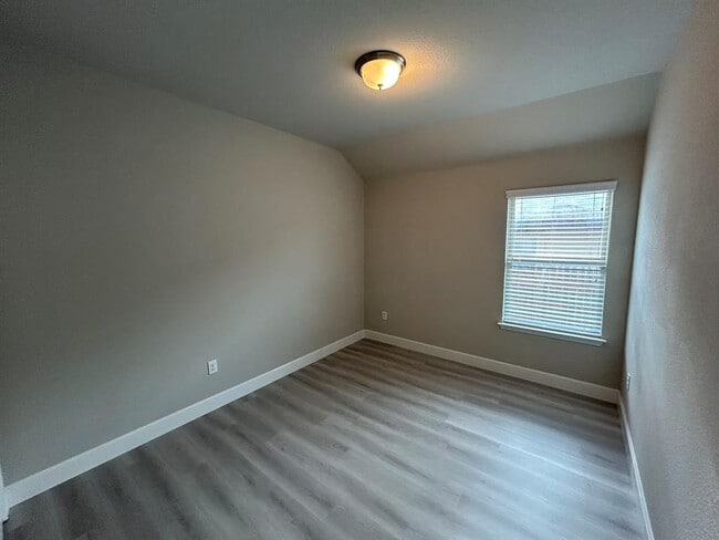 Building Photo - 197 Limerick Rd