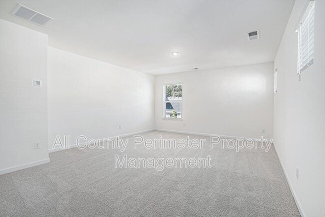 Building Photo - 607 Silver Moon Dr