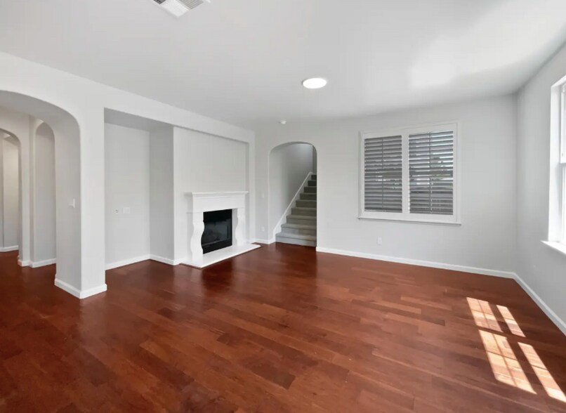 Building Photo - 3221 Browntail Way