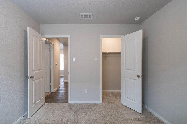 Building Photo - 239 Fall Aster Dr