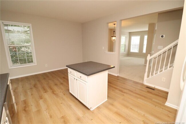Building Photo - 8120 Upper Lake Dr