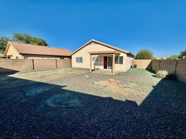 Building Photo - 3 Bedroom 2 Bath Single Level Home In Peor...