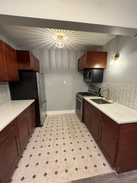 Building Photo - 5600 W National Ave