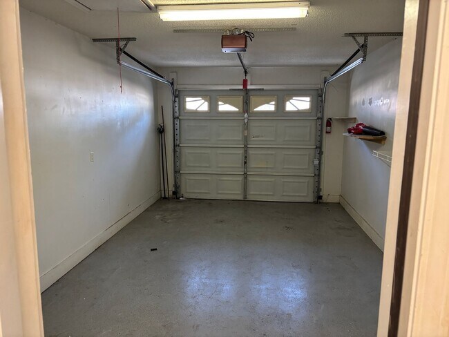 Building Photo - Beautiful 3 bedroom 2 bath house in Castlewood