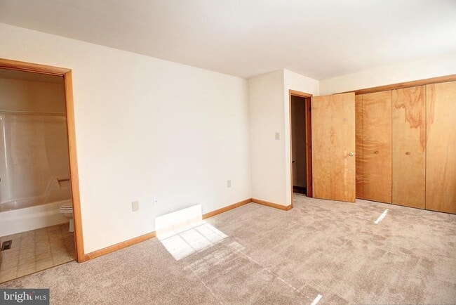 Building Photo - 427 Carrollton Dr