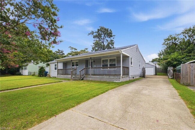 Building Photo - 5545 Aragon Dr