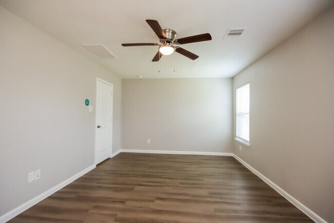 Building Photo - 20132 Langwell Dr