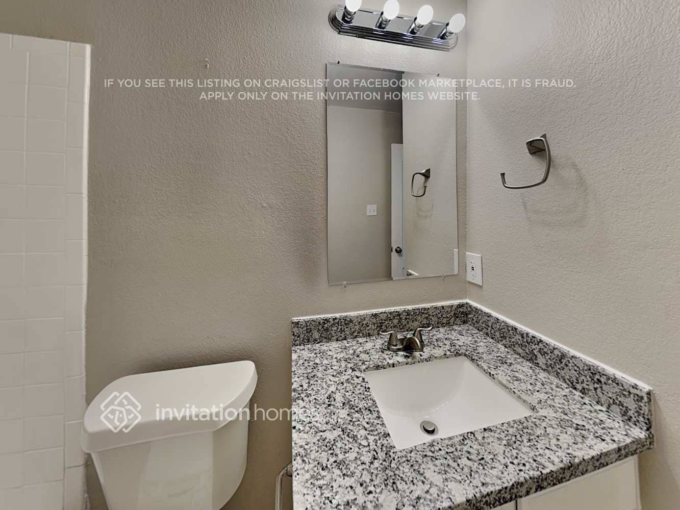 Building Photo - 1919 Carriage Club Dr