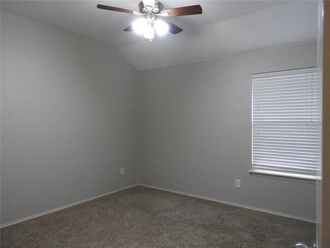 Building Photo - 6006 Holly Crest Ln