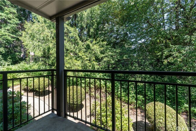 Building Photo - 230 SW Clark St