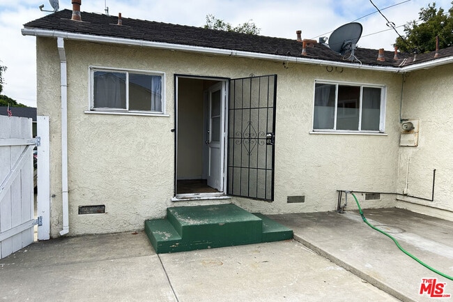Building Photo - 2513 Denmead St