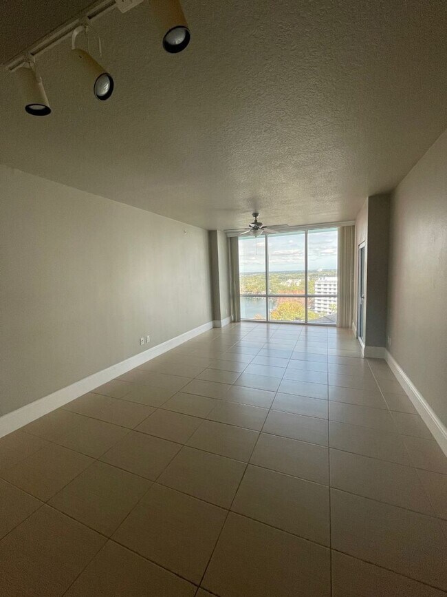 Building Photo - You have to see this View!  3 bedroom 2 bath condo @ The Waverly!