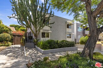 Building Photo - 1006 Havenhurst Dr