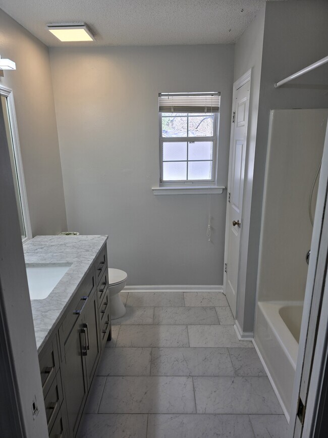 Building Photo - 22 Avocet Way