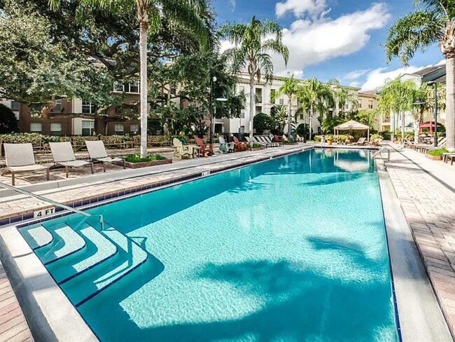 Building Photo - 2331 W Horatio St