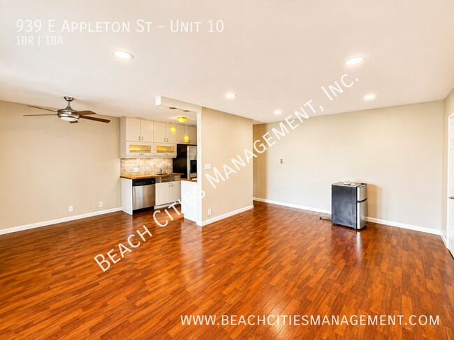 Building Photo - 939 E Appleton St
