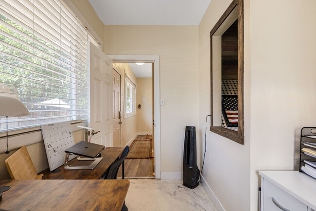 Building Photo - 3815 S Knox Ct