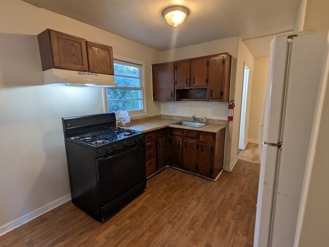Building Photo - 2194 Baywood Dr SE