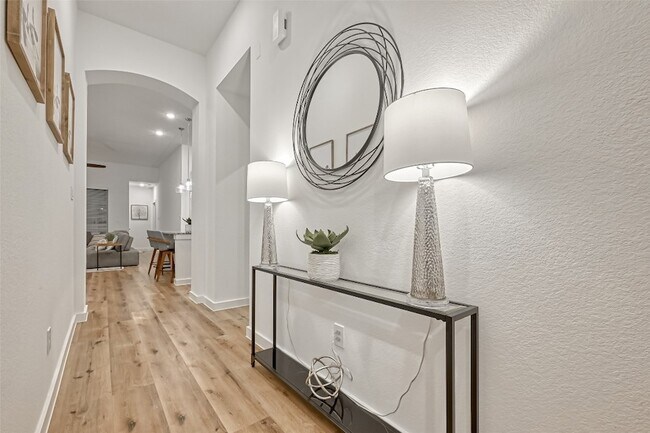 Building Photo - 7933 Wild Thicket Dr