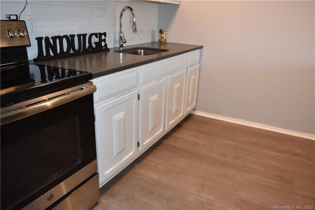 Building Photo - 27 Bostwick Arms