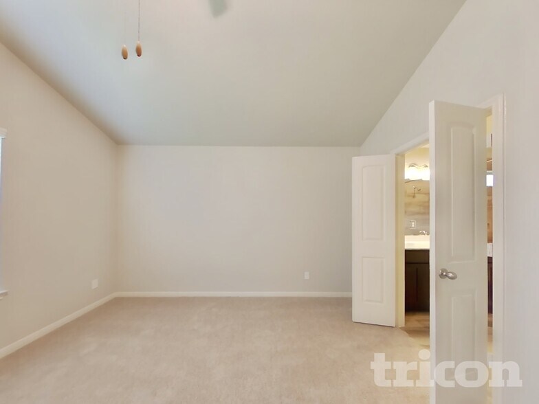 Building Photo - 9834 Gln Brk Ln