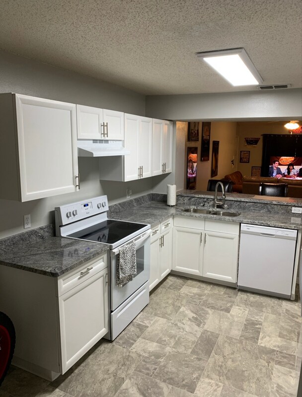 Primary Photo - 7802 Hardwick Dr